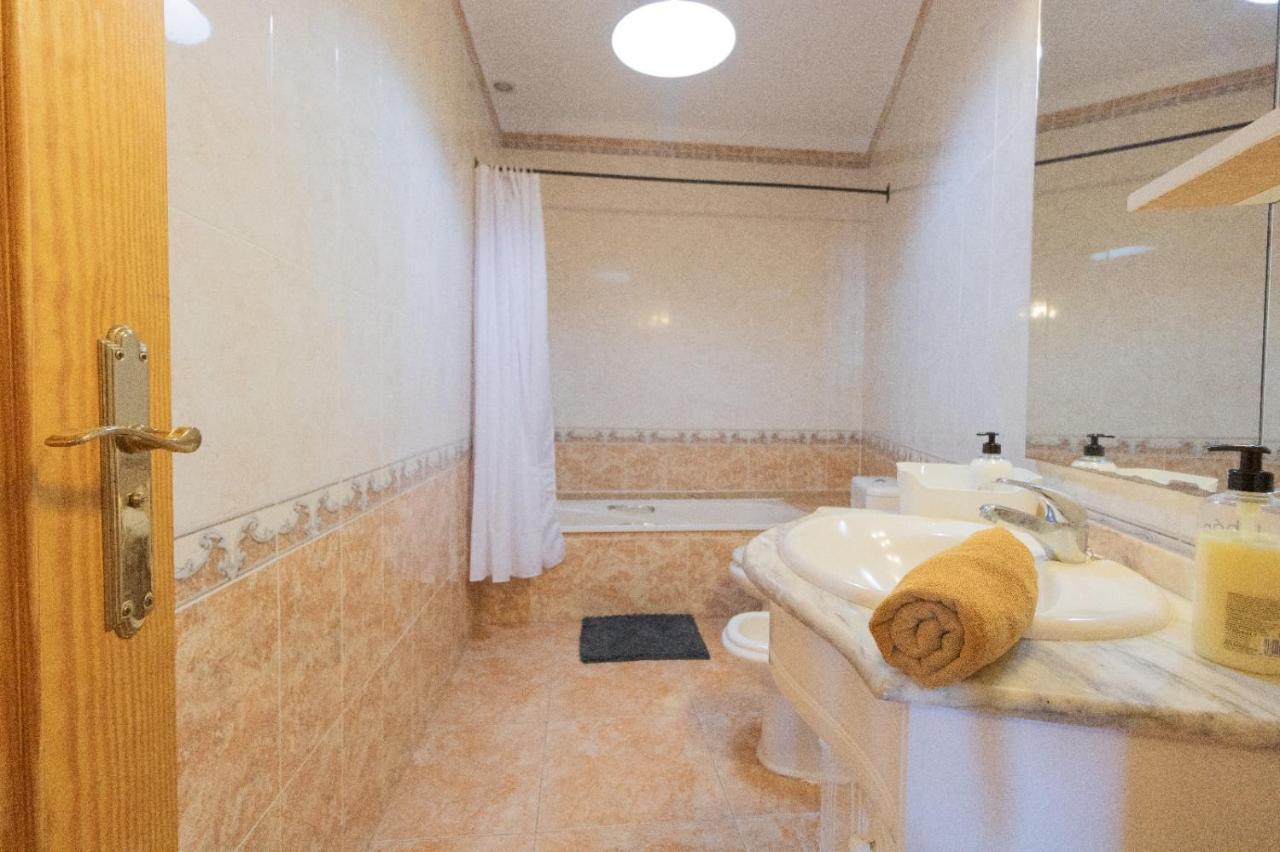 Three Bedroom Apartament Near Santa Cruz 1A מראה חיצוני תמונה